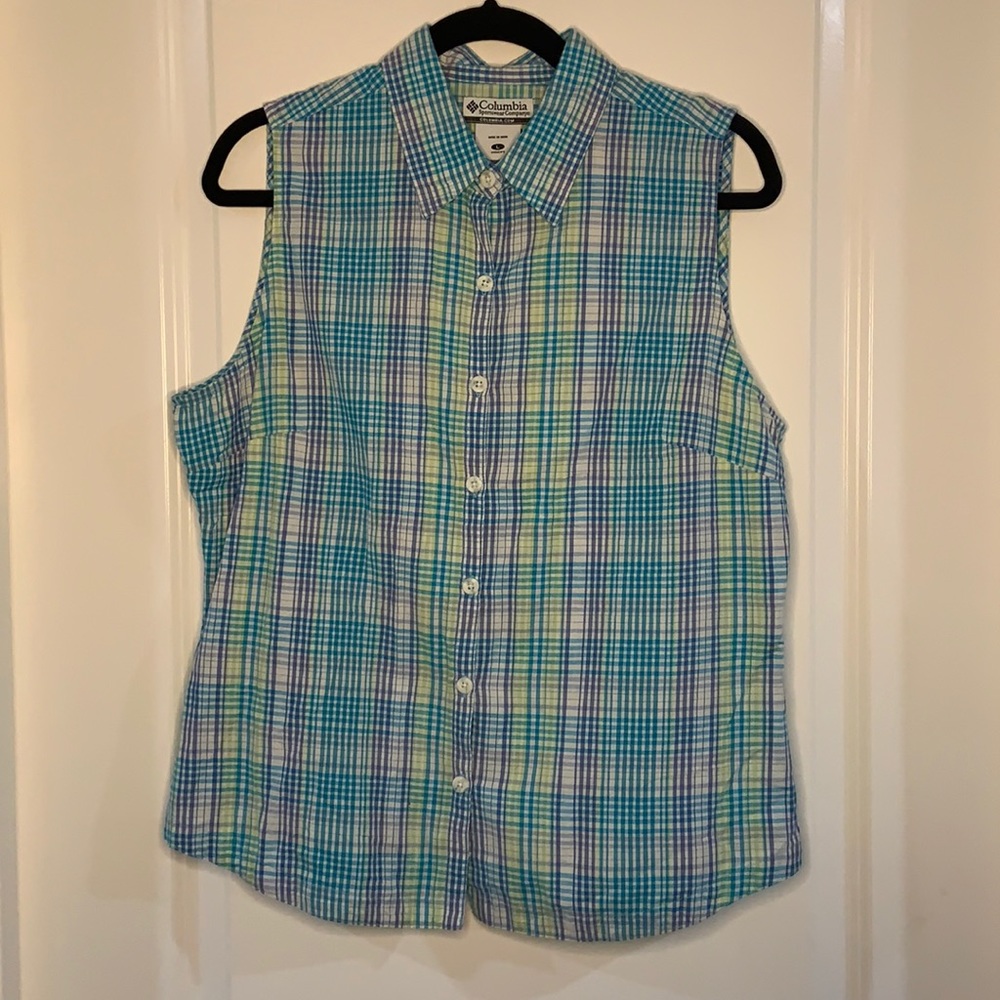 Columbia sleeveless button down blouse